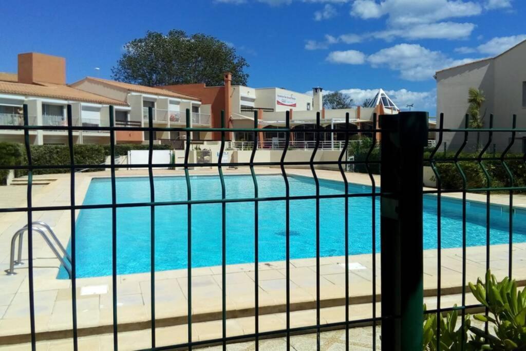 Capao Appartement Climatise Grande Terrasse Place Parking & Piscine Agde Bagian luar foto